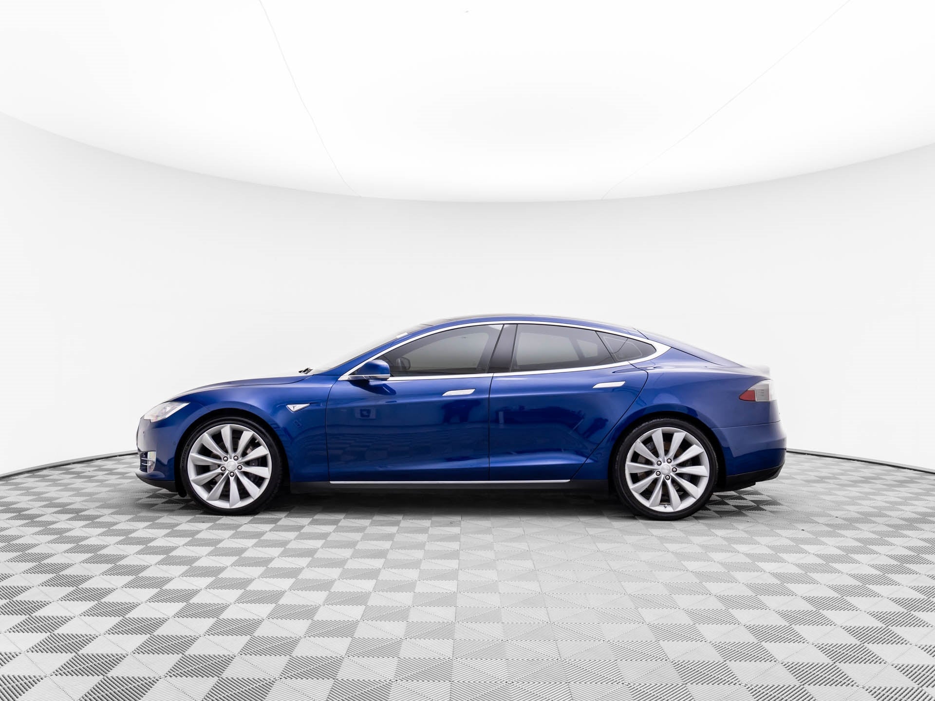 2015 Tesla Model S 90D